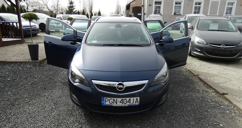 Opel Astra cena 24700 przebieg: 178000, rok produkcji 2011 z Wojcieszów małe 562